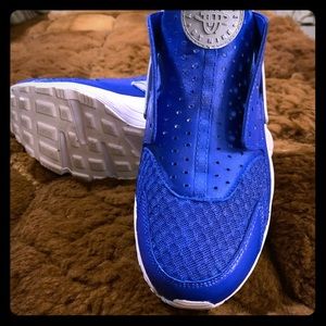Nike Huaraches...never wore custom blue